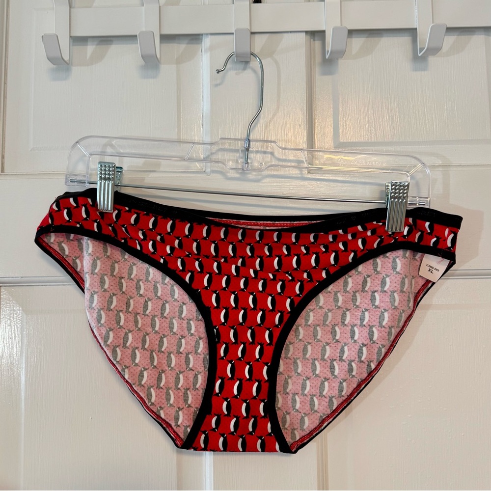 Victoria's Secret | Penguin Print Low-Rise Bikini Panties, Size XL - NWT